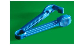 CATHETER TUBE CLAMP. LENGTH 6CM.